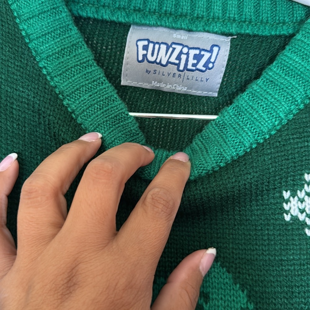 Sweater - Picture 3 of 4